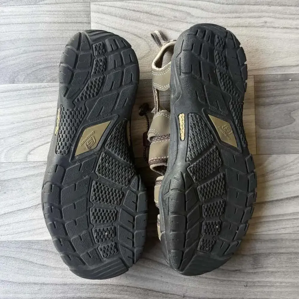 Skechers me wear message